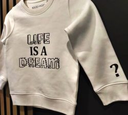 SUDADERA LIFE IS A DREAM CRUDO. CAPSULA POESIA. ROCIO MOZO (3)