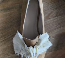 mocasin ante camel con lazo de seda